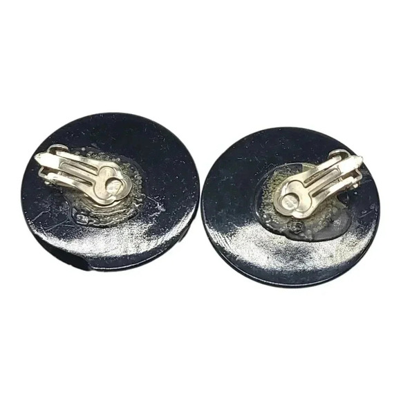 Intaglio Cameo Reverse Carved Black Glass Clip On Earrings Vintage 1.5" x 1.5" - Picture 4 of 5